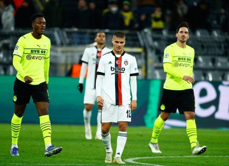 Kötü gidişatta tribünlerin protesto etmeyip alkışladığı tek oyuncuydu Beşiktaş görüşmelere başladı