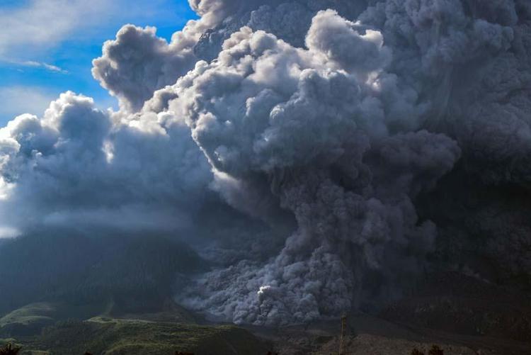 Dünyanın en büyük yanardağı (Tambora – Endonezya)
