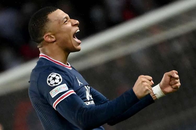 Kylian Mbappeye PSGden tarihe geçecek teklif İnanılmaz rakam...