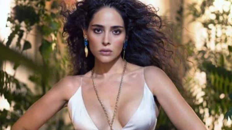 Mahmut Tuncerin kızı Gizem Tuncer: Parasız adam gereksiz adamdır
