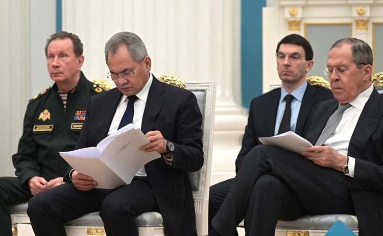 Putinin korktuğu başına geldi Rusyaya yaptırım dalgası başladı