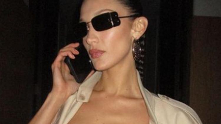 Bella Hadid podyum öncesi paylaştı Dikkat çeken tasarım...