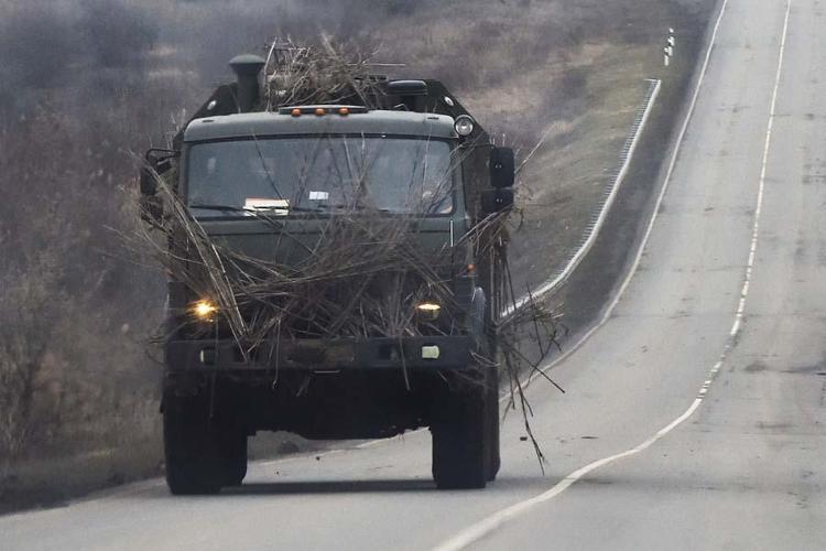 Rus helikopterleri Kieve girdi 74 askeri tesis imha edildi, 114 Ukrayna askeri teslim oldu çok sayıda ölü var...