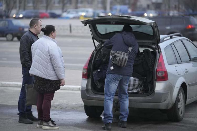 Ukrayna’da başkent Kiev’de sirenler çalıyor, halk kenti terk ediyor