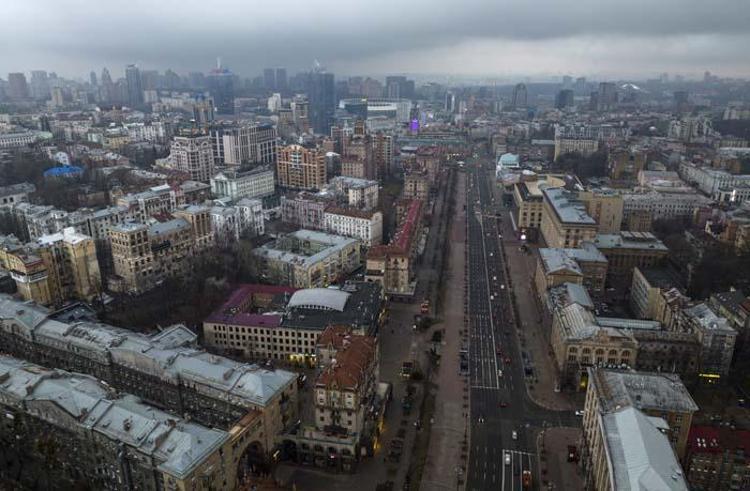 Ukrayna’da başkent Kiev’de sirenler çalıyor, halk kenti terk ediyor