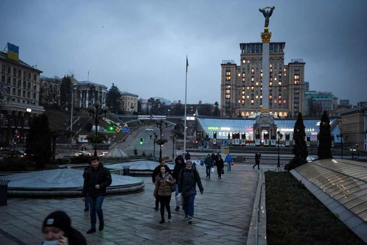 Rus helikopterleri Kieve girdi 74 askeri tesis imha edildi, 114 Ukrayna askeri teslim oldu çok sayıda ölü var...