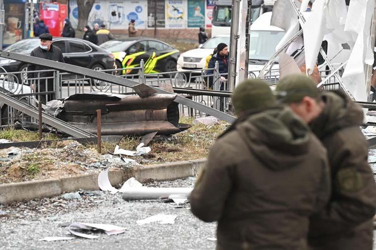 Ukrayna’da başkent Kiev’de sirenler çalıyor, halk kenti terk ediyor