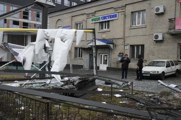 Rus helikopterleri Kieve girdi 74 askeri tesis imha edildi, 114 Ukrayna askeri teslim oldu çok sayıda ölü var...