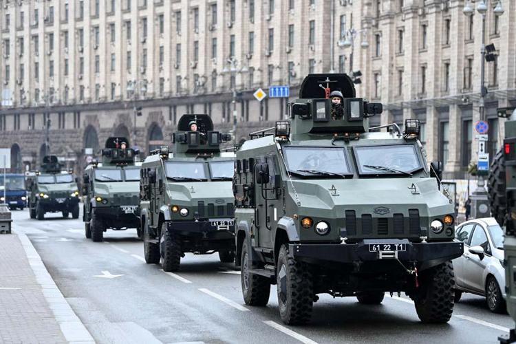 Rus helikopterleri Kieve girdi 74 askeri tesis imha edildi, 114 Ukrayna askeri teslim oldu çok sayıda ölü var...