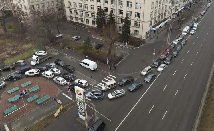 Rus helikopterleri Kieve girdi 74 askeri tesis imha edildi, 114 Ukrayna askeri teslim oldu çok sayıda ölü var...