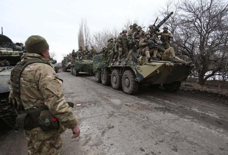 Rus helikopterleri Kieve girdi 74 askeri tesis imha edildi, 114 Ukrayna askeri teslim oldu çok sayıda ölü var...