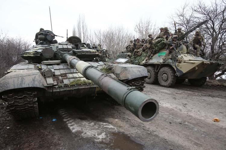 Rus helikopterleri Kieve girdi 74 askeri tesis imha edildi, 114 Ukrayna askeri teslim oldu çok sayıda ölü var...