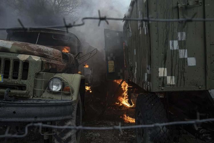 Rus helikopterleri Kieve girdi 74 askeri tesis imha edildi, 114 Ukrayna askeri teslim oldu çok sayıda ölü var...