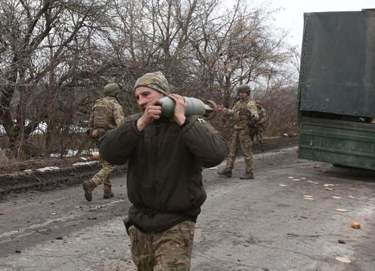 Rus helikopterleri Kieve girdi 74 askeri tesis imha edildi, 114 Ukrayna askeri teslim oldu çok sayıda ölü var...