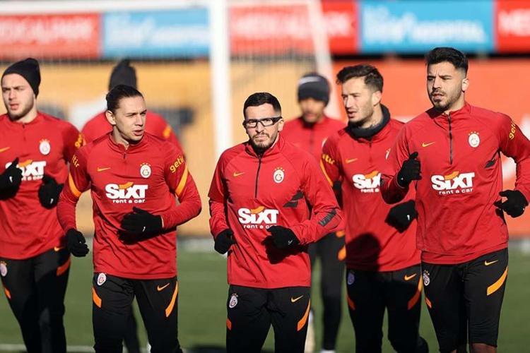 Galatasarayda skandal Omar Elabdallaoui oynadıkça menajerine...