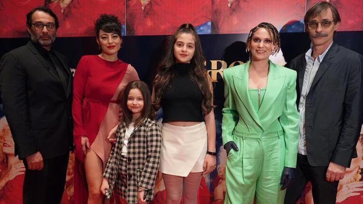 Bergen filminin galası gerçekleştirildi Farah Zeynep Abdullah damga vurdu...