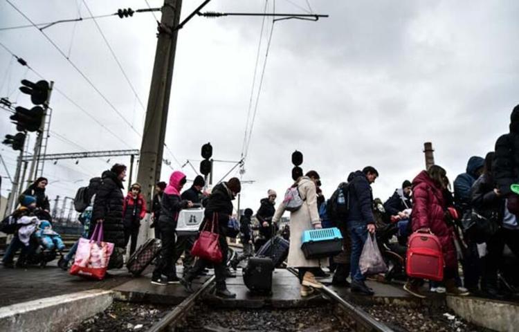 Ukraynalı sivillere Rus kapanı Lviv tren istasyonunda yürek sızlatan görüntüler