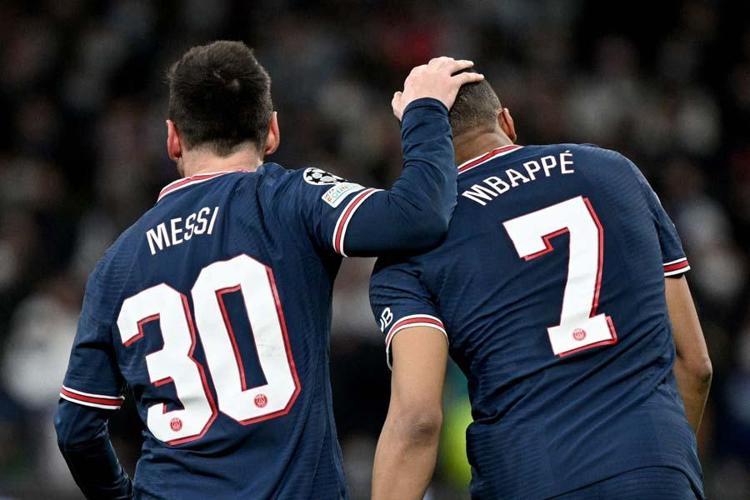 Şampiyonlar Liginde böylesi görülmedi Real Madrid Paris Saint Germaini 17 dakikada yıktı... Karim Benzemadan tarihi performans...