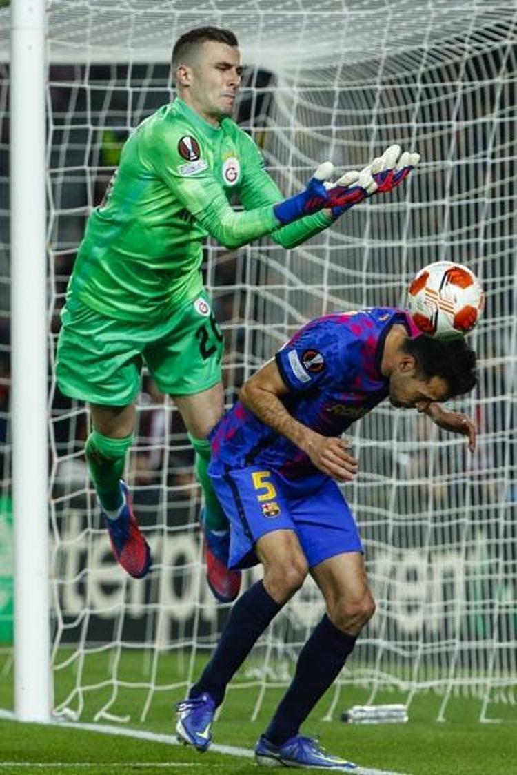 Barcelona ile 0-0 berabere kaldı Burak Elmasa ne söylediğini açıkladı Fatih Terime gönderme