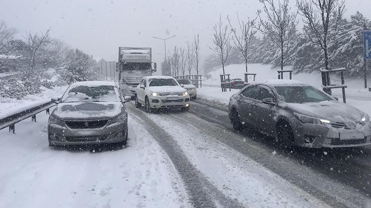 Kar esareti başladı Bir dalga daha geliyor, Meteoroloji son dakika açıkladı, uyarı yapıldı: Bir an önce dönün... İstanbul, Ankara ve birçok ilde...