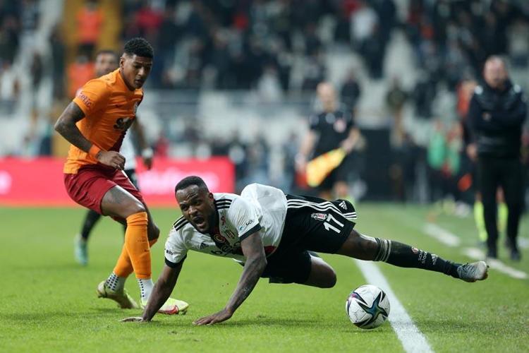 Önder Karavelinin değil ama Domenec Torrentin derbi 11i çok tartışılır