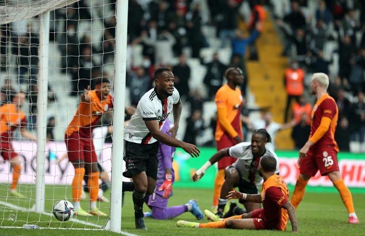 Önder Karavelinin değil ama Domenec Torrentin derbi 11i çok tartışılır