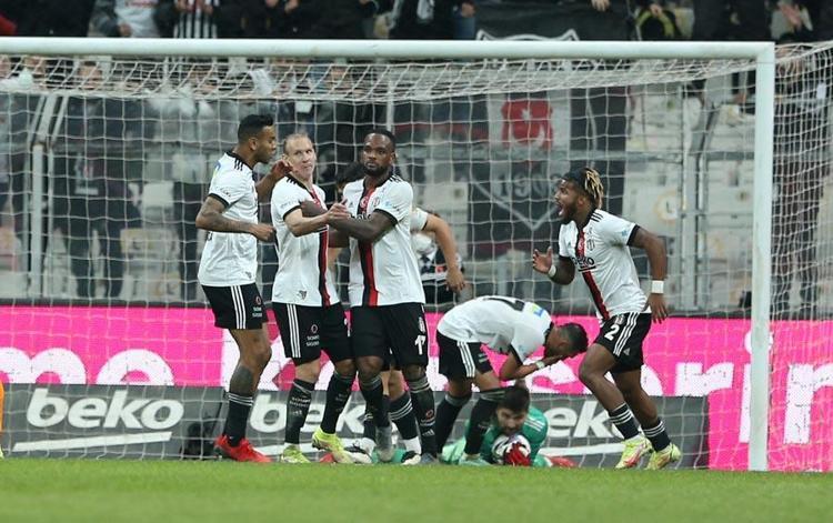 Önder Karavelinin değil ama Domenec Torrentin derbi 11i çok tartışılır
