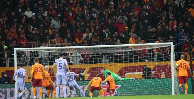 Torrentin sürprizi elinden patladı Önce camia ardından Şansal Büyüka isyan etti