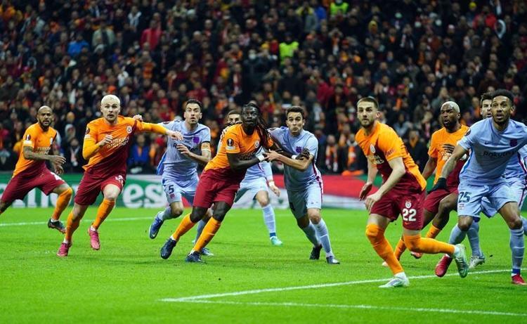Torrentin sürprizi elinden patladı Önce camia ardından Şansal Büyüka isyan etti