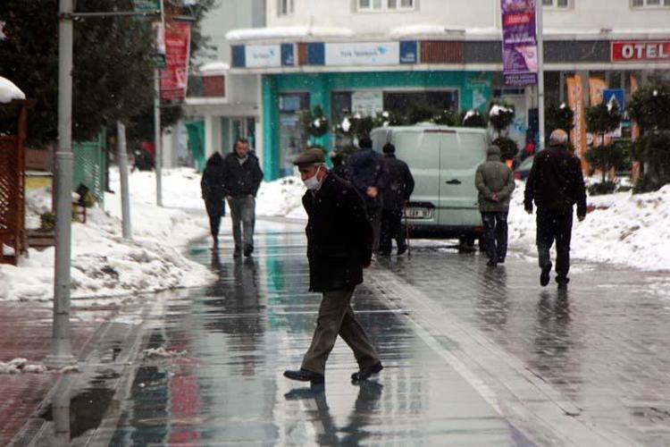 Kar yağışı çok kuvvetli başladı Meteoroloji son dakika duyurdu İstanbulda turuncu alarm verildi, kar hayatı felç edecek...