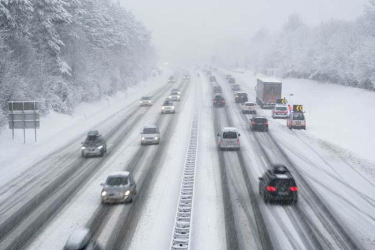 Çok kuvvetli kar fırtınası geliyor Meteorolojiden son dakika turuncu kodlu uyarı Sert soğuklar başlıyor: Dışarı çıkmayın