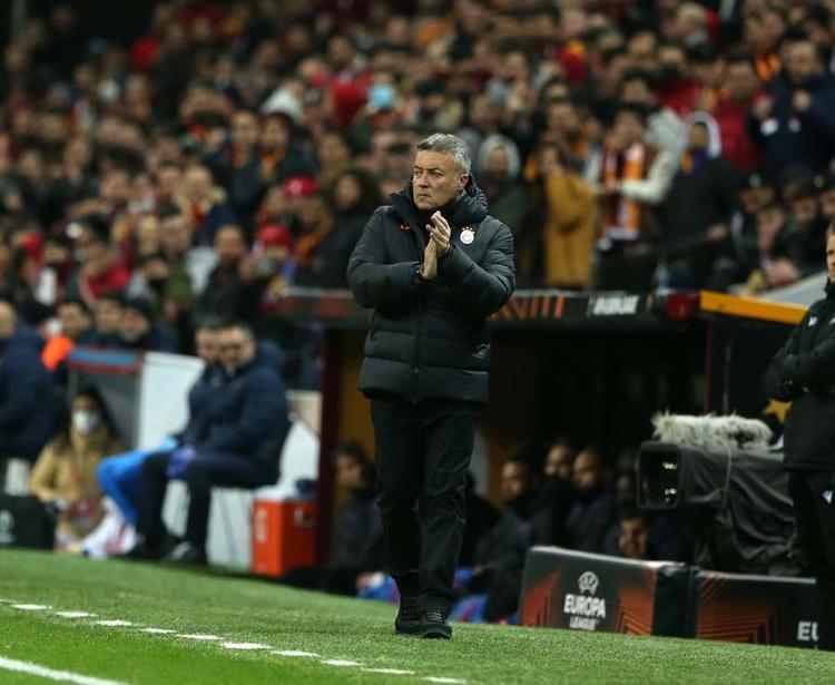 Galatasaray yönetimi İspanyol teknik adam Domenec Torrent için kararını verdi Barcelona maçı sonrası...