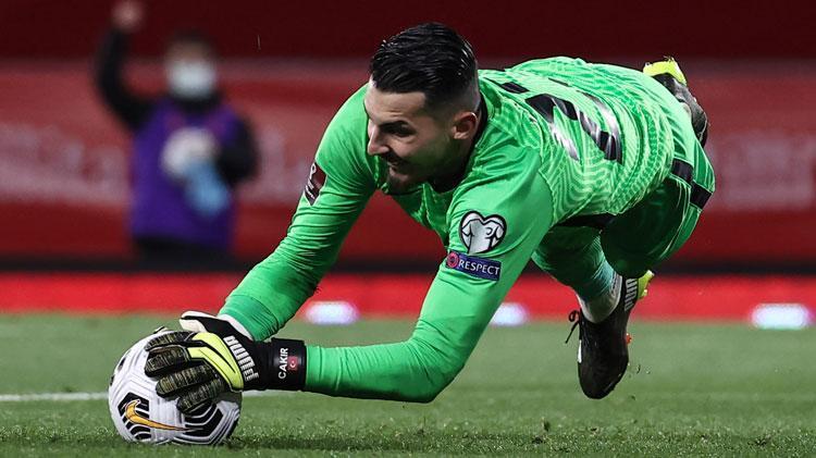Trabzonspor Başkanı Ahmet Ağaoğlu Ben o hatayı bir defa yaparım dedi transferde tarihi rekor geliyor Dev kulüp Uğurcan Çakır transferini bitirdi...