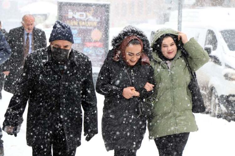 Kuvvetli kar yağışı uyarısı Meteoroloji son dakika dururdu, geri dönüyor, nisanda yeniden...