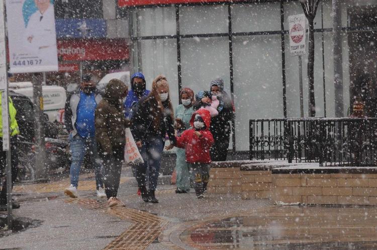 Kuvvetli kar yağışı uyarısı Meteoroloji son dakika dururdu, geri dönüyor, nisanda yeniden...