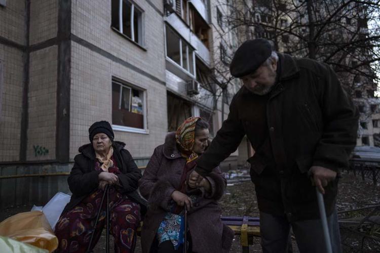 Rusya - Ukrayna savaşında son dakika gelişmeleri... Rusya Kieve bomba yağdırdı Karadenizde arka arkaya patlamalar meydana geldi...