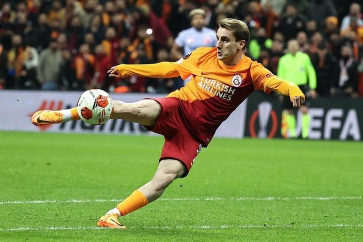 Semih Kayayı görünce dehşete düştü İşte Galatasarayın yerli sağ beki
