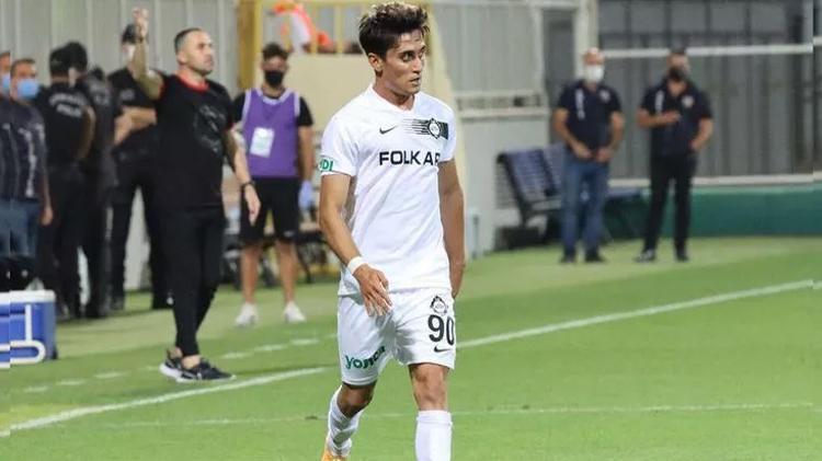 Semih Kayayı görünce dehşete düştü İşte Galatasarayın yerli sağ beki