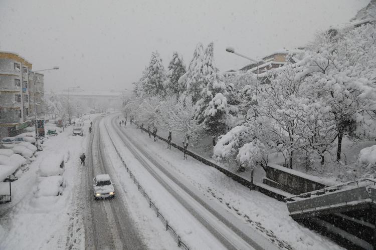 Kuvvetli fırtına, kar ve sağanak uyarısı Turuncu alarm verildi Meteoroloji son dakika duyurdu, çok sayıda ilde...