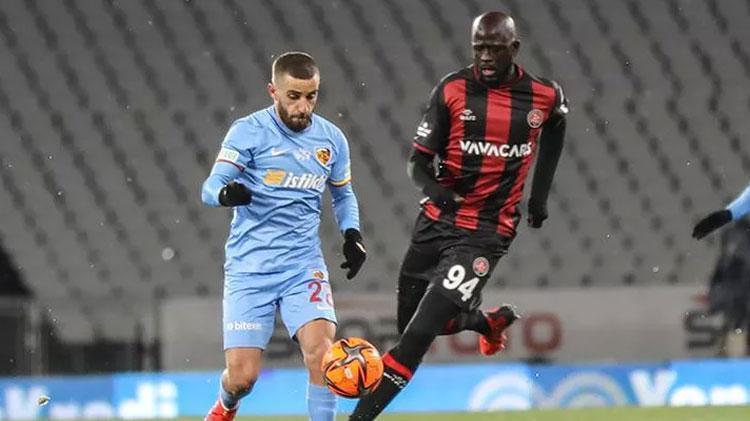 Ve Okan Buruk bombasına çok az kaldı Sarı kırmızılı taraftarlar sosyal medyayı yıktı