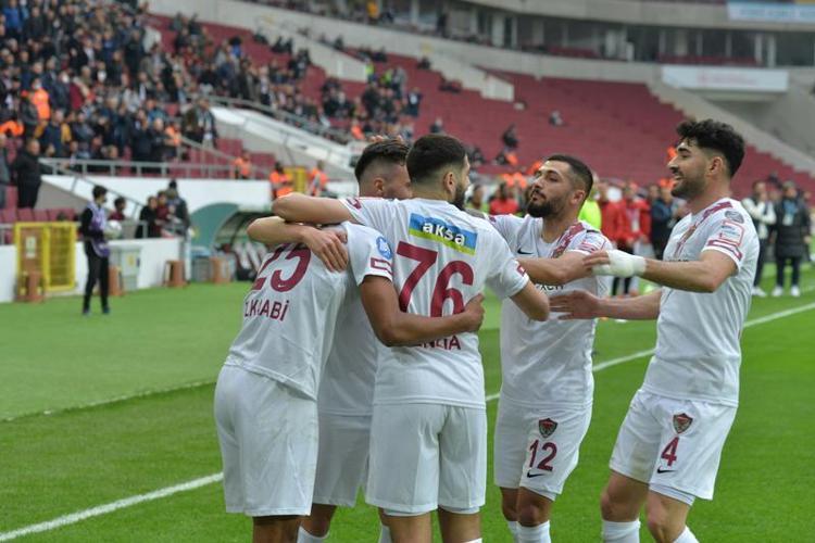 Süper Ligde yayın geliri dağılımı belli oldu İşte hangi takım kaç para kazandı