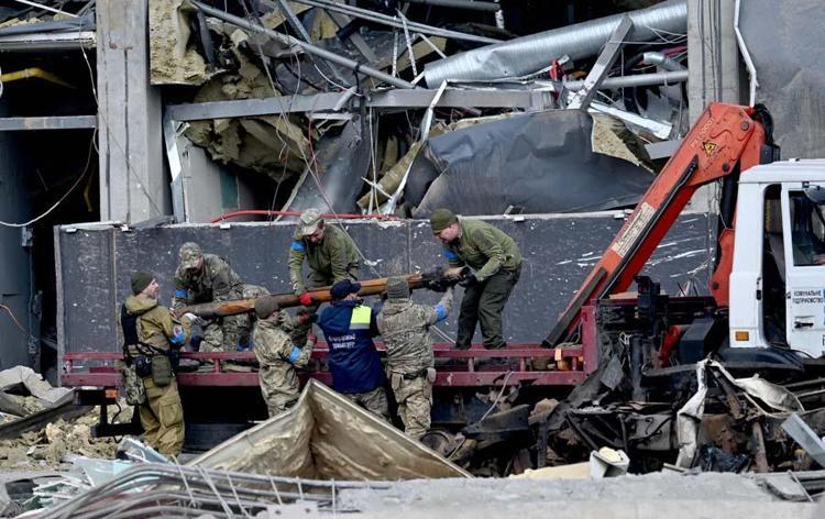 Ukrayna - Rusya savaşında son dakika haberleri... Zelenskiy NATO Zirvesinde konuştu: Bu sabah bizi fosfor bombalarıyla vurdular