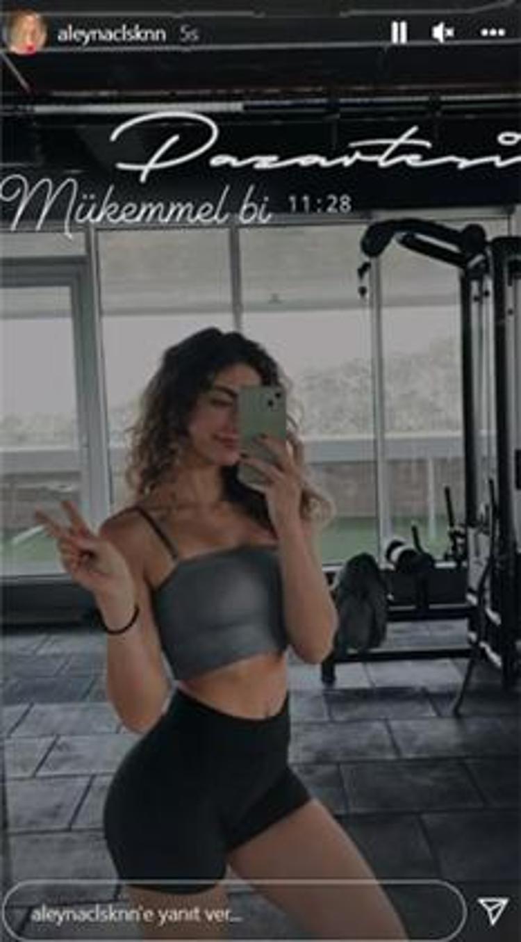 MAKBULE ŞAKALAKOĞLU VE ALEYNA ÇALIŞKANDAN MİNİ ŞORT VE SÜTYENLİ POZ