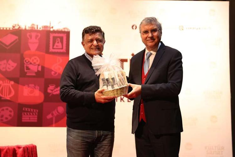 Tuncay Şanlı bastırdı Yılmaz Vuralın ismi 57 yıllık köklü kulüpte heyecan yarattı