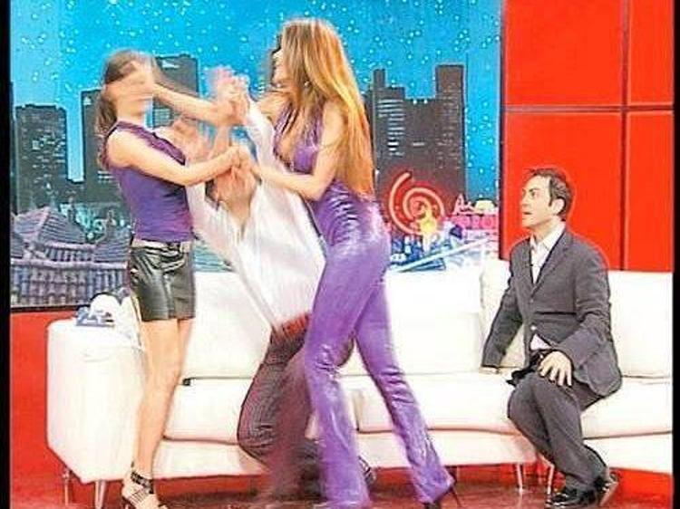 Sevda Demirelden Hande Ataizi açıklaması Nerde görsem kaçıyor, kaçmasın