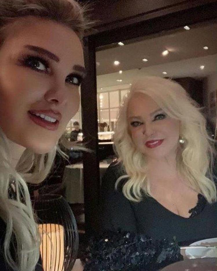ANNESİYLE ARASINDA SULAR DURULMUYOR