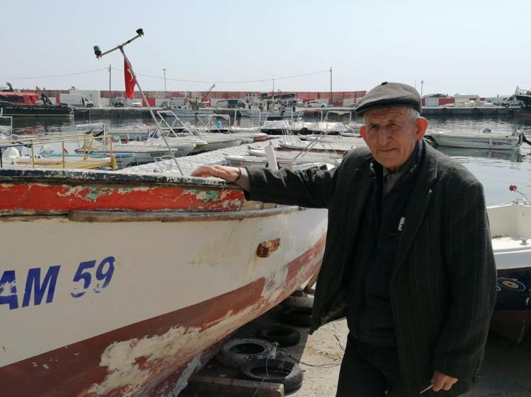 Denizden çekildi ama limandan ayrılamıyor