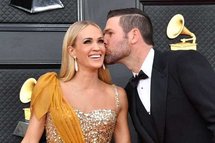 2022 Grammy Ödülleri sahiplerini buldu Kırmızı halıda şıklık yarışı...