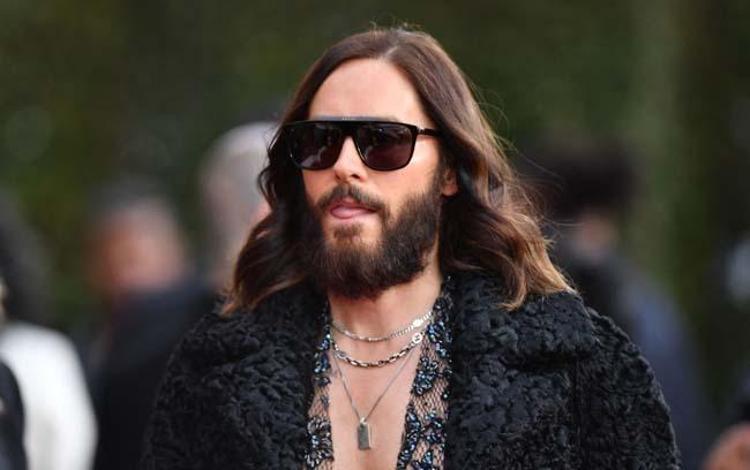 2022 Grammy Ödülleri sahiplerini buldu Kırmızı halıda şıklık yarışı...