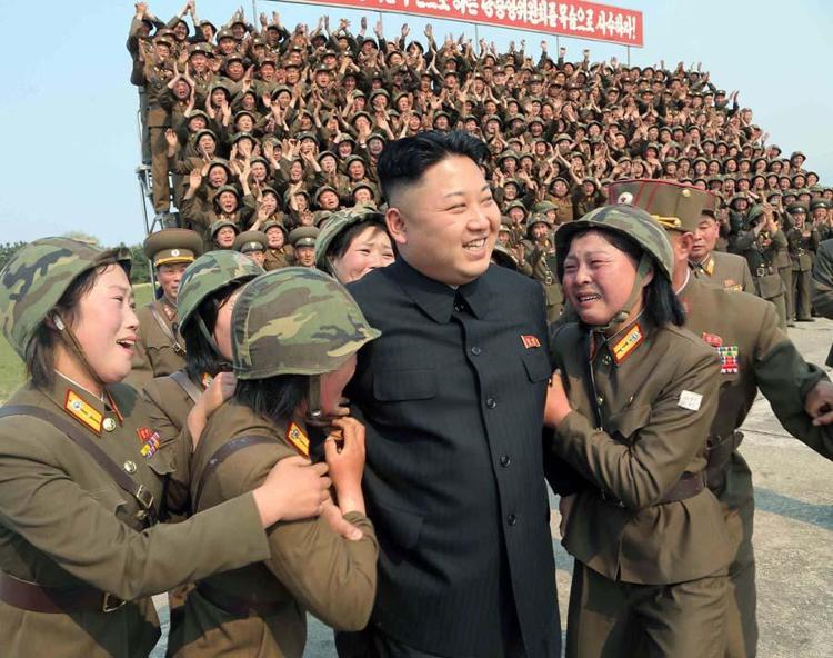 Dünyanın konuştuğu acımasız kız kardeş Kuzey Kore lideri Kim Jong Unun halefi Kim Yo Jong kimdir